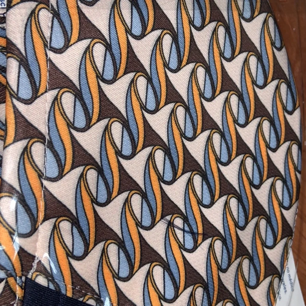 NWT Tory Burch Face Mask Wave Print